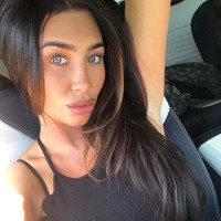 Kian tahun penampilannya ada saja yang berbeda. Di 2014, Lauren melakukan pembesaran payudara.  Foto: dok. Instagram