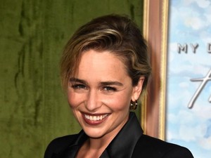 Unggah Foto Tanpa Makeup, Emilia Clarke Jadi Korban Face Shaming