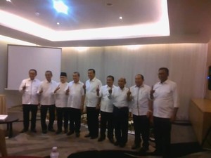 Viral 9 Kepala Daerah di Riau Pose 1 Jari, Ini Faktanya