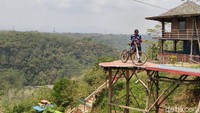 Foto: Di Grand Sayang Kaak ini juga terdapat beberapa wahana lainnya, khususnya bagi anak-anak. Harga tiketnya cukup terjangkau, jadi tempat ini bisa menjadi alternatif wisata murah di Ciamis. (Dadang/detikTravel)
