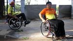 Nyamannya Trotoar GBK untuk Suporter Difabel