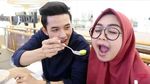 9 Pose Makan Dokter Ganteng Aditya Surya Pratama yang Bikin Wanita Melting