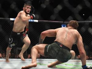 Khabib yang Suka Bicara ke Lawan Saat Lagi Baku Hantam