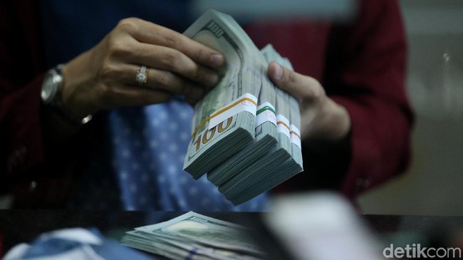 Proyeksi Pemerintah: Dolar AS Masih Rp 15.000 di 2019
