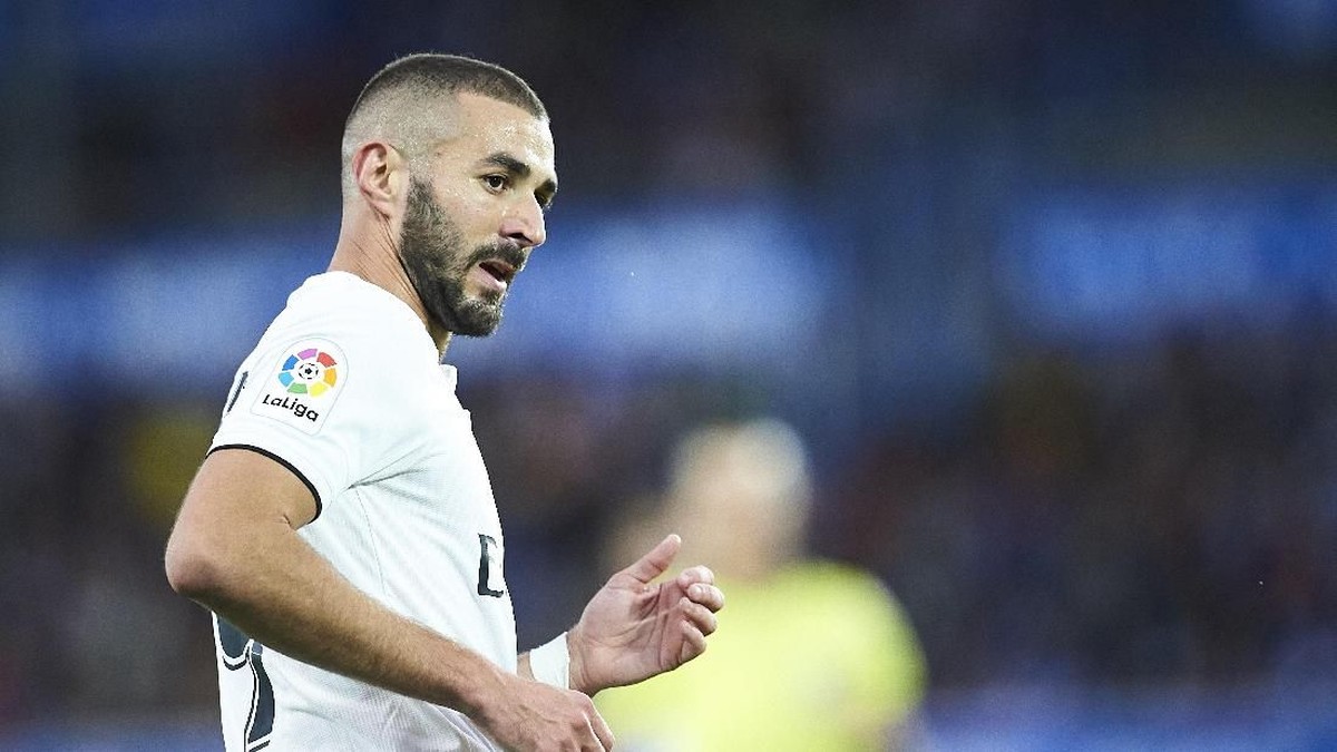 Karim Benzema cedera dan diragukan tampil di El Clasico (Juan Manuel Serrano Arce/Getty Images)