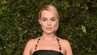 Margot Robbie disebut bakal membintangi film live-action Barbie. Yuk, lihat pemeran karakter Harley Quinn itu lebih dekat.  Foto: Getty Images
