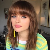 Dan setelah aku pirang untuk beberapa saat, sebelumnya aku membotaki rambut, aku ada ide gila dan langsung pergi ke toko membeli sekotak pewarna rambut biru dan adikku mencat rambutku. Dan calon kakak iparku, langsung memotong poniku, kata Joey. Foto: Instagram @joeyking