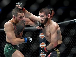 Khabib Diskors Sembilan Bulan, McGregor Enam Bulan