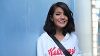 Sheila Marcia punya anak dari hubungannya dengan Anji Manji yang bernama Leticia. Tapi Sheila lagi pura-pura pikun soal Anji.  Foto: Hanif/detikHOT