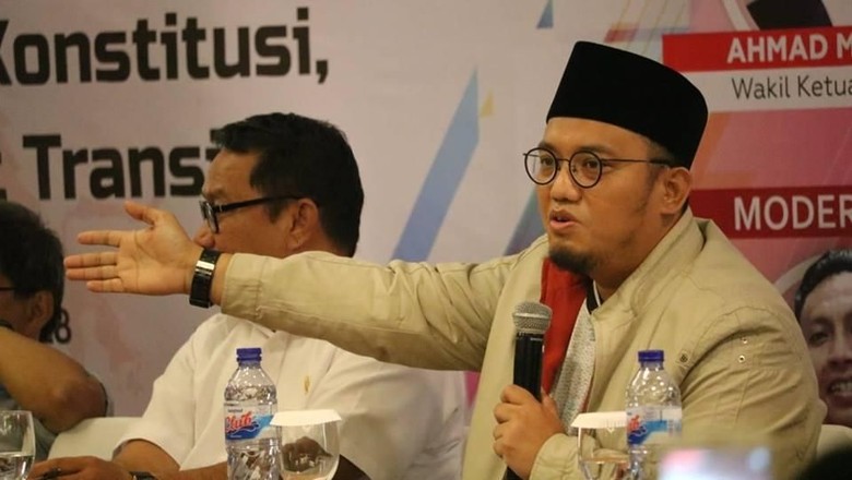 Dahnil Minta Jokowi Tak Tunjukkan Kepemimpinan Miskin Koordinasi Dahnil Minta Jokowi Tak Tunjukkan Kepemimpinan Miskin Koordinasi