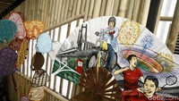 Indonesia Pavilion menampilkan banyak hal menarik tentang Indonesia mulai dari segi pembangunan, bisnis, proyek-proyek strategis nasional, wisata, hingga kekayaan seni budaya serta kerajinan tangan khas Indonesia.