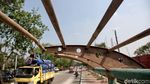 Atap Hilang, Begini Penampakan Mirisnya Halte Taman BMW