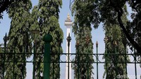 Fenomena hari tanpa bayangan ini terjadi dua kali dalam setahun. Sebelumnya fenomena ini terjadi pada 5 Maret 2018 lalu, dan yang kedua terjadi pada hari ini, Selasa (9/10/2018) sejak pukul 11.00-11.40 WIB.