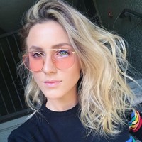 Terlepas dari insiden yang terjadi pada Melissa, ia ternyata populer di media sosial. Melissa memiliki 230 ribu lebih pengikut di Instagram. Foto: Instagram @melissalgentz