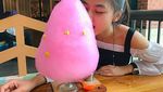 Cantiknya Briptu Dara Intan, Polwan yang Suka Makan Cotton Candy