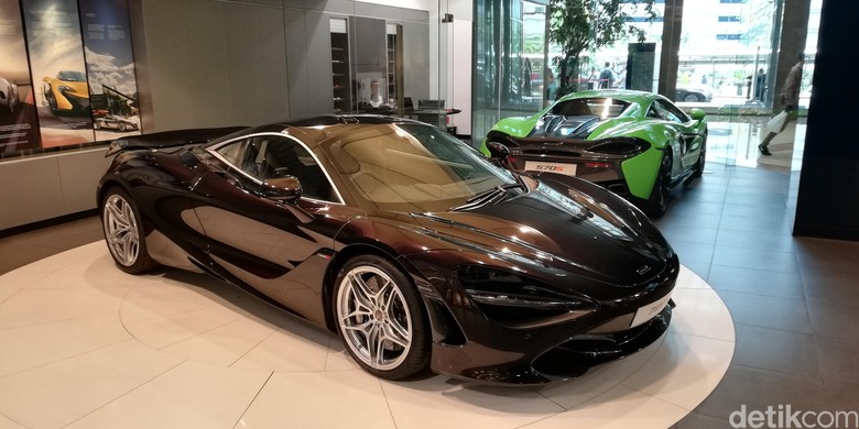 Showroom McLaren di Pacific Place sebelum pindah. Foto: Rizki Pratama Showroom McLaren di Pacific Place sebelum pindah. Foto: Rizki Pratama