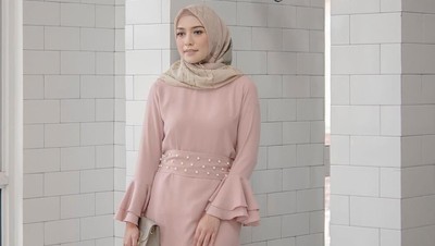 Foto: Inspirasi Baju Kondangan Hijab Ala Si Cantik Mega Iskanti