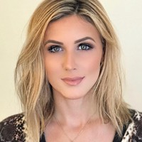  Melissa kerap membagikan berbagai aktivitasnya mulai dari gaya busana hingga gaya makeupnya yang terlihat memesona. Foto: Instagram @melissalgentz