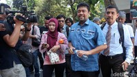 Iqbal belum mau memberikan keterangan detail mengenai pemanggilan. Dia juga belum mengetahui dalam kapasitas apa dia dimintai keterangan di kasus hoax penganiayaan.