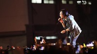 Ari Lasso tampil pada babak pertama dan membuka penampilannya dengan lagu Restu Bumi. Foto: Hanif Hawari / detikHOT