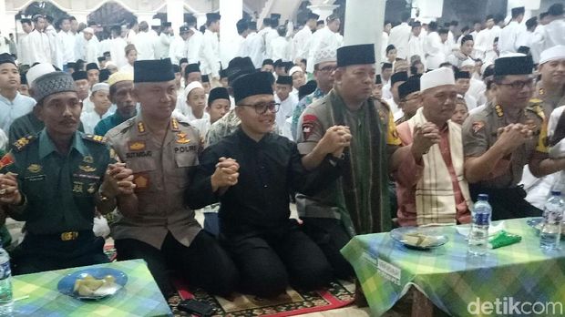 Kunjungi Banyuwangi, Kapolda Jatim Minta Santri dan Kiai Tangkal Hoax