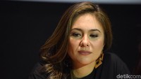 Wajah rupawannya terlihat menarik dengan riasan yang dikenakannya malam itu. Foto: Noel/detikHOT