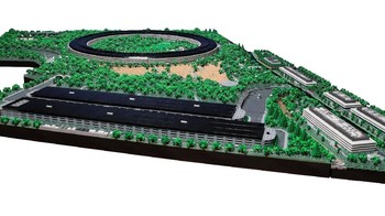 Bobot replika ini sekitar 35 kg. Foto: Spencer Rezkalla