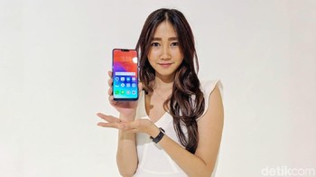 Realme C1 coba mendefenisikan ulang ponsel entry level. (Foto: detikINET/Adi Fida Rahman)