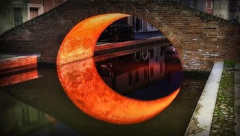 Keren ya bisa membentuk bulan sabit. Foto: Ultralink