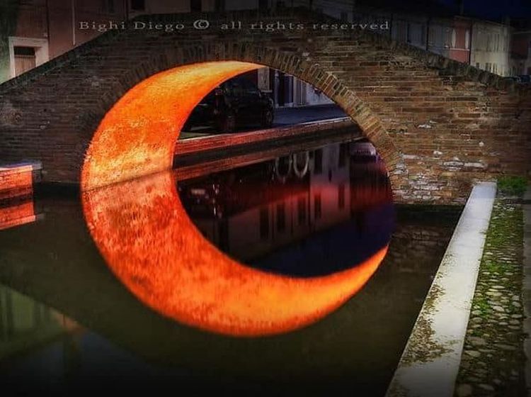 Deretan Foto Refleksi yang Harus Dilihat Dua Kali