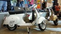 Vespa Primavera bermesin 125 cc ini tergolong unik dan langka. Sebab Vespa ini punya nilai historis. Dulu pernah jadi kendaraan dinas para penyuluh program KB (Keluarga Berencana) di tahun 1970-an. Vespa jenis ini baru saya temukan 2 unit di Indonesia, lanjut Om Beng, yang juga penggagas event Indonesia Vespa Days.