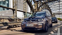 Sedangkan gaya interior BMW i3 dan BMW i3 terbaru berakar pada arsitektur kendaraan LifeDrive. Foto: BMW