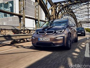 BMW Bunuh Pelan-pelan i3 Listrik