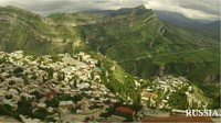 Foto: Desa Sogratl adalah desa di pegunungan di Gunibsky District, terletak 35 kilometer dari pusat distrik Gunib. Di pegunungannya ada gua-gua dengan petroglyphs era Mesolitik. Sebelum bergabung dengan Rusia (pertengahan abad XIX) Sogratl adalah salah satu pusat pendidikan tertua Avaristana (Screenshot Russia Travel)