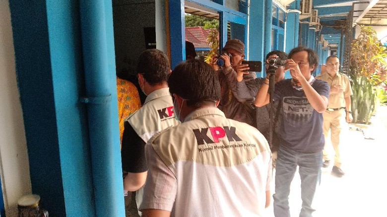 Drama 11 Kepala Daerah di Jawa Timur jadi Pasien KPK Drama 11 Kepala Daerah di Jawa Timur jadi Pasien KPK