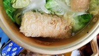 Selain dengan sawi asin, ikan gurame juga enak dipadukan dengan sawi segar yang kayaa serat. Bikin lapar ya. Foto: instagram @audmain
