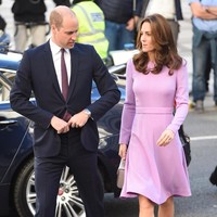 Sempat menghilang sejenak dari publik menyusul kelahiran anak ketiganya April lalu, Kate Middleton kembali aktif menghadiri acara-acara resmi yang merupakan bagian dari tugasnya sebagai Duchess of Cambridge. Selasa (9/10/2018), ia dan Pangeran William menghadiri sebuah konferensi kesehatan yang digelar di London. (Foto: Getty Images)