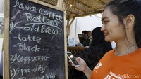 Dengan demikian, semua pengguna smartphone dapat dengan mudah menggunakan yap! dengan sumber dana uang elektronik UnikQu. Sedangkan pengguna yang sudah menjadi nasabah BNI dapat menambahkan semua kartu kredit dan kartu kreditnya sebagai sumber dananya.