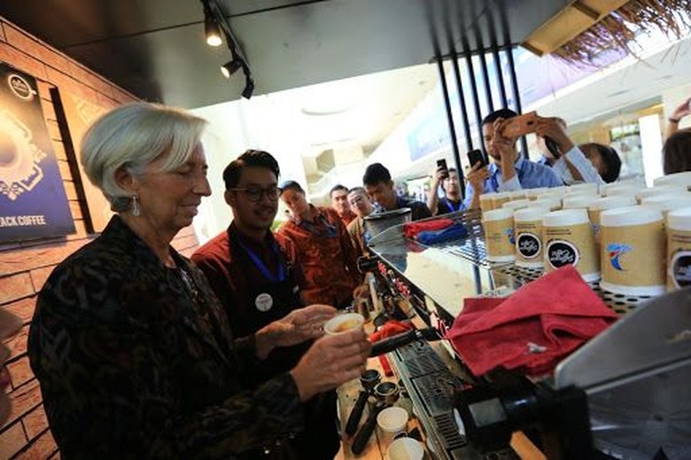 Bos IMF Apresiasi BRI Galang Bantuan Korban Gempa Lewat Segelas Kopi Bos IMF Apresiasi BRI Galang Bantuan Korban Gempa Lewat Segelas Kopi