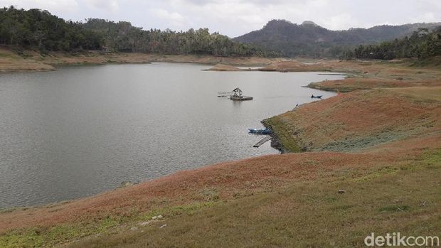 Spot Wisata Dadakan Seiring Surutnya Bendungan Sermo Kulon Progo