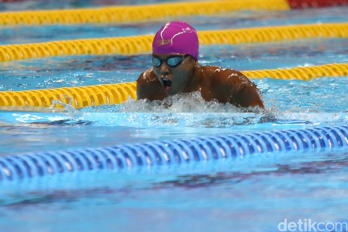 Indonesia menambah medali perak dan perunggu dalam cabang renang 100 meter gaya dada putra kategori SB8 (tuna daksa). Guntur dan Zaki yang mempersembahkannya.
