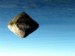 Deretan Foto Refleksi yang Harus Dilihat Dua Kali