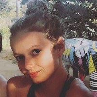 Apple Martin, anak dari Chris Martin dan Gwyneth Paltrow lahir pada 14 Mei 2008. Apple kini tumbuh jadi remaja cantik yang sangat mirip dengan Gwyneth, di usianya yang telah menginjak 14 tahun. Foto: Instagram/@gwynethpaltrow