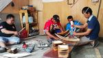 Ciamik, Limbah Kelapa Disulap Jadi Lampu Hias