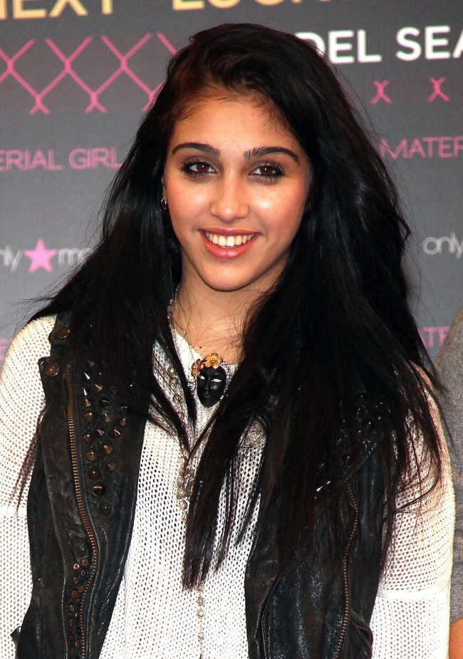 Lourdes Leon merupaka anak tertua dari Madonna, yang lahir pada 14 Oktober 1996. Kini berusia 21 tahun, Lourdes didapuk sebagai model iklan parfum Stella McCartney. Foto: Getty Images