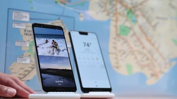 Pixel 3 juga jadi Pixel pertama yang mendukung penggunaan charger wireless dengan daya mencapai 10 watt.  Foto: REUTERS/Shannon Stapleton