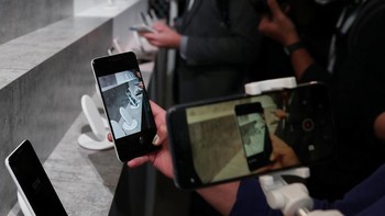 Dapur pacunya sendiri memakai Snapdragon 845 dan RAM 4 GB. Foto: REUTERS/Shannon Stapleton