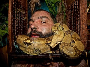 Tak Hanya Seram, Rumah Hantu Ini Dituduh Sebagai Tempat Penyiksaan