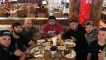 Petarung Khabib Nurmagomedov Ternyata Suka Makan Bareng Teman, Ini Buktinya!