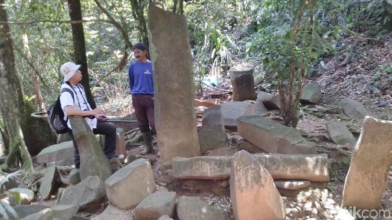Bebatuan di Situs Budaya Batu Panjang Ciamis (Dadang Hermansyah/detikTravel) Bebatuan di Situs Budaya Batu Panjang Ciamis (Dadang Hermansyah/detikTravel)